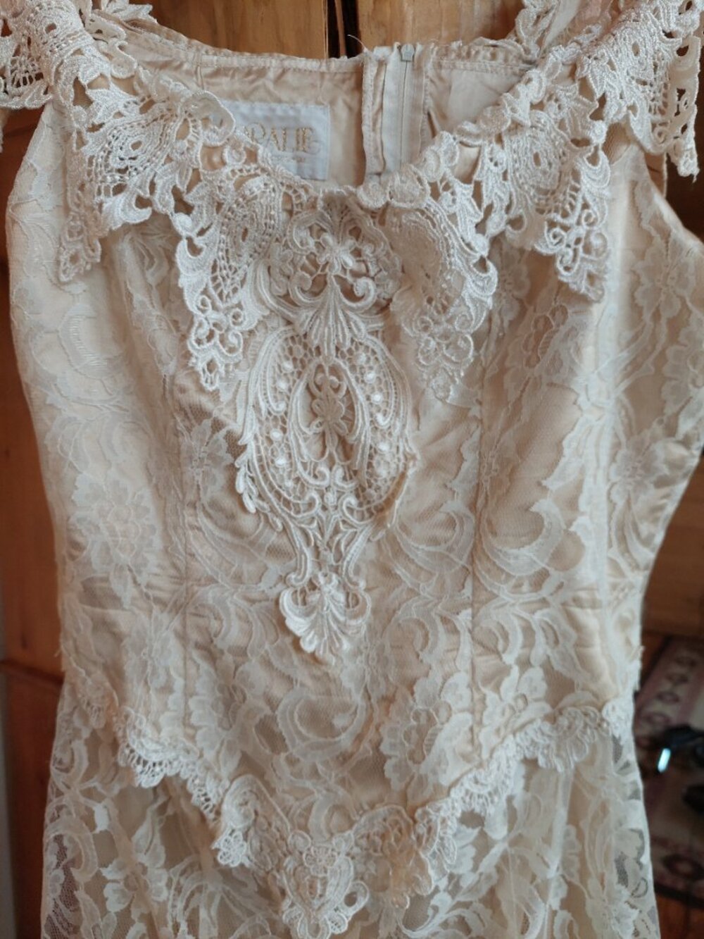 Loralie Originals, Vintage 2 piece lace skirt and top set, Ivory color, size 14 - Picture 5 of 9